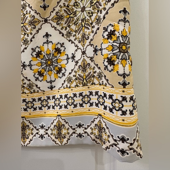 NWOT Lulu’s Size S Sandy Lion Yellow Print Shift Dress - Picture 10 of 12